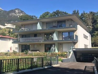Wunderschöne 2-Zimmer Wohnung, WG-geeignet mit Tiefgaragenplatz und großem Balkon