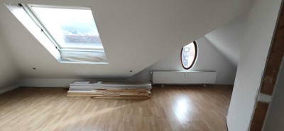 Erstbezug nach Sanierung: Charmante 3-Zimmer-Dachgeschosswohnung in Donzdorf