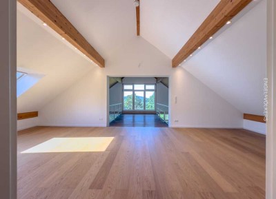 Zweifamilienhaus mit Panoramablick + Grundstück mit Baufenster