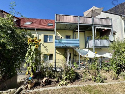 Gepflegtes Mehrfamilienhaus mit Balkonen und Terrassen in Weißenfels