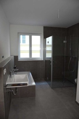 Erstbezug mit Balkon: Stilvolle 3-Zimmer-Wohnung mit gehobener Innenausstattung in Landshut