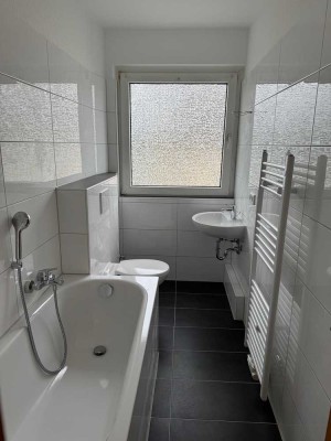 Zentrale Lage! Renovierte Wohnung mit Balkon in Essen-Bergeborbeck!