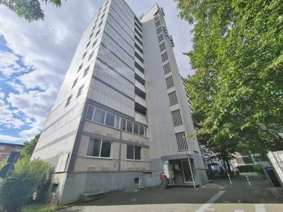 Helle 4-Zimmer-Wohnung mit Loggia im Hochhaus – gepflegte Lage in Leverkusen-Wiesdorf