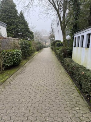 2-Zimmer-Wohnung mit Balkon und Einbauküche in Köln Weiden