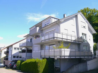 3,5-Zimmer-DG-Wohnung mit Balkon, TG-Stellplatz, Außenstellplatz und Einbauküche in Wernau