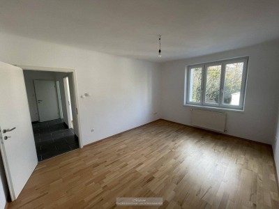 MODERNE 2-ZIMMER WOHNUNG - TOPSANIERTER ERSTBEZUG - IDEAL FÜR SINGLES ODER PAARE!