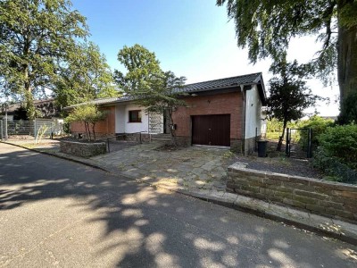 Gepflegtes freistehendes Einfamilienhaus mit großem Garten in Bergisch Gladbach / Refrath