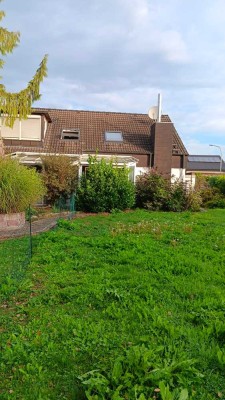 Schöne, helle 3,5-Zi.-DG-Whg. mit großem Garten