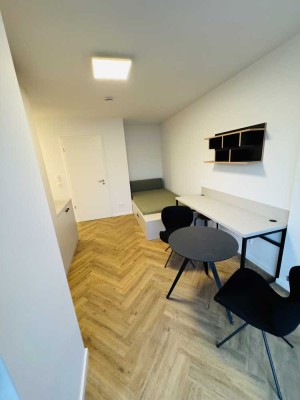 Süd-Balkon!! Direkt in Adlershof, möblierte Wohnung mit EBK+Abstellkammer!!