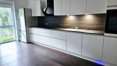 Neu renovierte Wohnung 138 m² neue EBK Balkon Carport gehobene Ausstattung Hohenecken Kaiserslautern