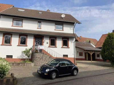 Charmantes ehem. Bauernhaus mit Garten und Scheune in Relsberg