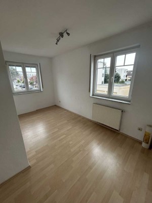 Helle 3-Zimmer Wohnung mit Balkon in Offenbach-Bieber