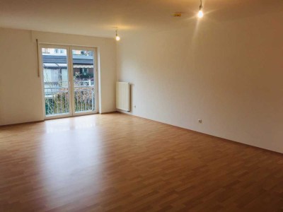 Freundliche und helle Wohnung mit 2 Zimmern und Garten in Duisburg-Großenbaum