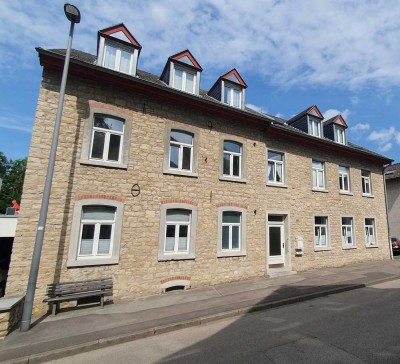 Ansprechende 2-Zimmer-Dachgeschoss Wohnung mit Loggia in Aachen Hahn