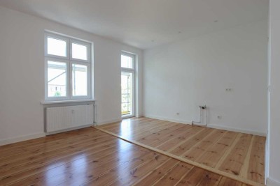 Wunderschöne kernsanierte 3- Zimmer Wohnung mit Terrasse