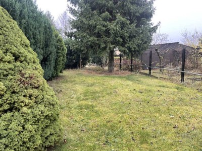 Schnäppchen Besichtigung Samstag 14:30  Kl einer Bungalow 1 Zi. Dus che /  500 qm Hammer-Grundstück