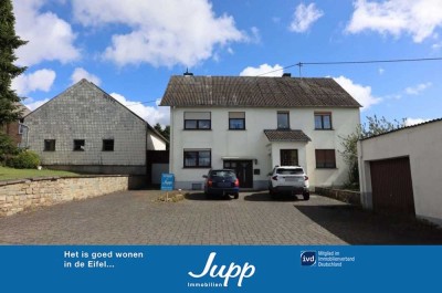 Gemütliches und renoviertes Einfamilienhaus mit Anbau, Garagen und großem Garten, Boxberg