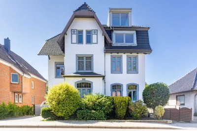 ohnen über den Dächern – kernsanierte Altbauwohnung mit 82 m² Dachterrasse