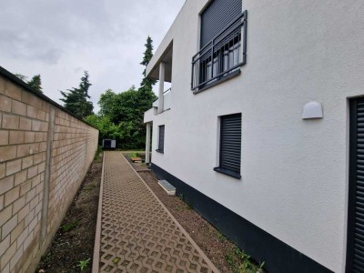 Neubauwohnung mit 3 Zimmern, zwei Bädern und Terrasse in Krefeld-Bockum