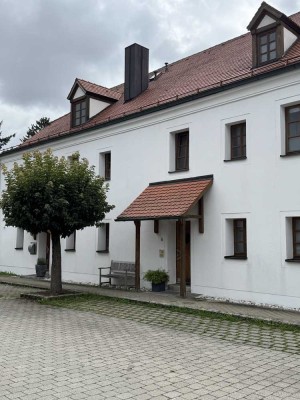 Außergewöhnliche 3-Zimmer-Dachgeschosswohnung in Kümmersbruck