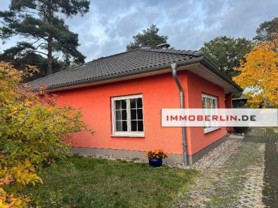 IMMOBERLIN.DE - Attraktiver Bungalow mit Sonnengarten & Garage in harmonischer Lage beim Krüpelsee