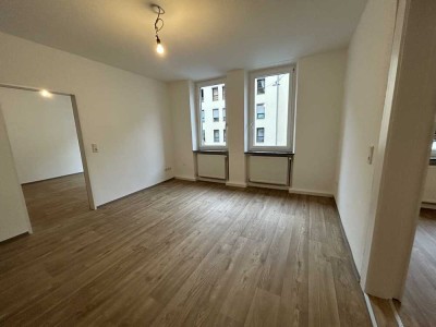 Erstbezug nach Sanierung! 3-Zimmer, Küche (ohne EBK), Tageslichtbad