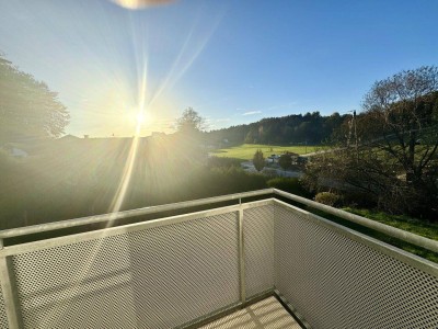 STIFTINGTAL : Sonnige 4-Zimmer-Wohnung mit mehreren Balkonen und Fernblick