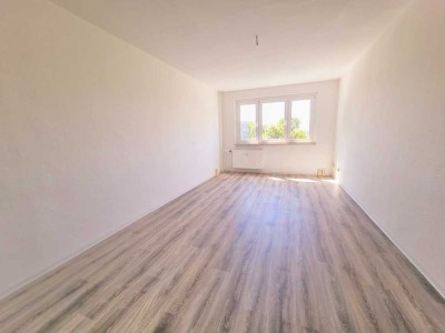 Gemütliche 3-Raum-Wohnung mit Tageslichtbad – Ihr neues Zuhause erwartet Sie!