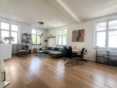 4-Zimmer-Wohnung mit Balkon in schönem Altbau