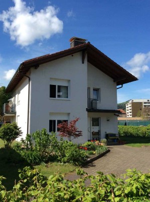 Moderne, neu renovierte 4-Zimmer Wohnung mit EBK, Terrasse und Gartennutzung in Gernsbach