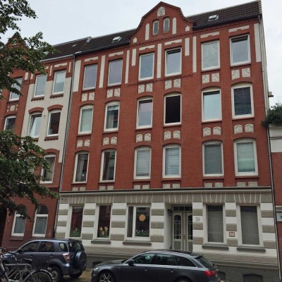 Schöne 3 Zimmer "Altbauwohnung" in verkehrsberuhigter Zone