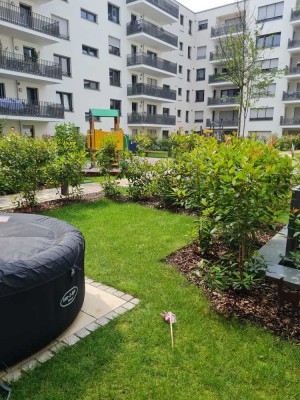 Neuwertige, familienfreundliche Hochparterre-Wohnung. 3 Zimmer, 2 Bäder, Terrasse & Garten nahe HBF