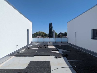 Innenstadtnahe Penthousewohnung mit großer Dachterrasse und EBK!
