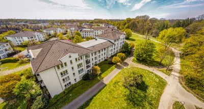 Helle 2-Zimmer-Wohnung im Grünen – Balkon, Einbauküche, frisch renoviert & provisionsfrei!