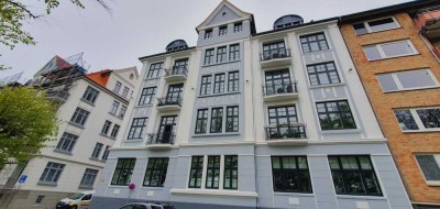 Geschmackvolle Erdgeschosswohnung mit vier Zimmern und EBK in Flensburg