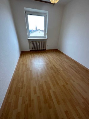 Ruhige 3 Zimmerwohnung in zentraler Lage mit Balkon in Altötting - direkt vom Eigentümer