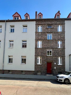 Großzügige 3-RW mit Balkon, EKB und Stellplatz zu vermieten!