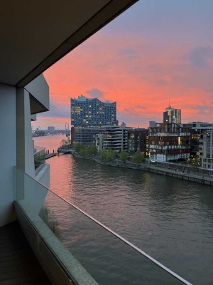 Stilvolle 2 Zimmerwohnung mit geh. Innenausstattung mit Balkon und EBK in Hamburg HafenCity