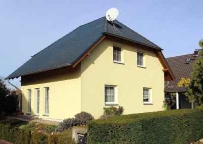 Familienglück pur: Freistehendes Haus mit Garten, Pool und modernem Flair!