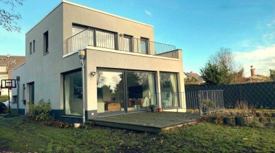 Einzigartiges, freistehendes Einfamilienhaus auf naturnahem Grundstück mit großartigem Ausblick