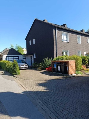 Schönes Einfamilienreiheneckhaus