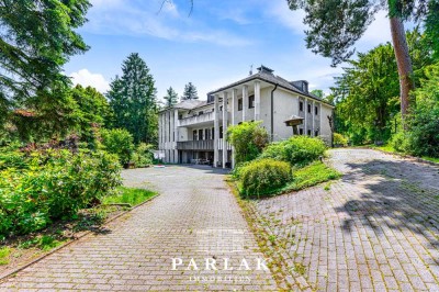Einzigartiges Villenanwesen auf parkähnlichem Grundstück