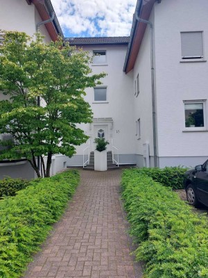 Helle 3-ZW mit Kfz-Abstellplatz in Rödermark