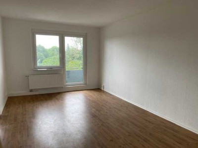 Helle 3 Zimmer Wohnung mit Balkon