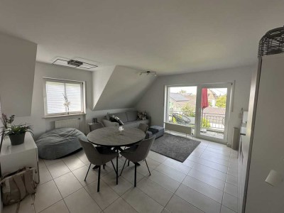 Hier muss nur der Umzugswagen bestellt werden !Maisonettewohnung mit 3 Zimmern in Sieglar!