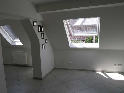 Florstadt - schicke 3-Zimmer-DG-Wohnung mit Ankleidebereich Florstadt - 3-Zi-DG-Wohnung mit Ankleide