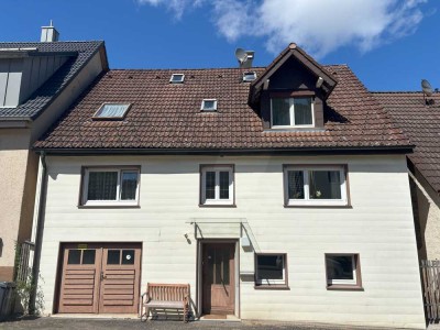 Start ins Eigenheim - Gemütliches Zuhause mit Gärtle, Garage, 2 KFZ-Stellplätze