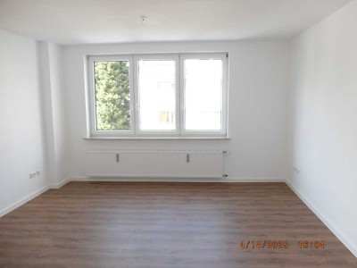 Ansprechende 2,5-Zi.-Whg. inkl. neuer Einbauküche mit Balkon - modernisiert/renoviert