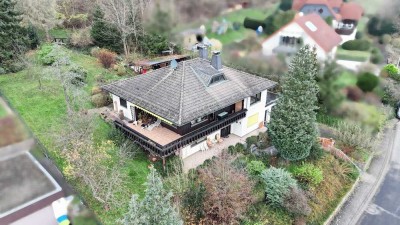 Mehrgenerationenhaus mit Urlaubsflair & Traumweitblick in Schotten