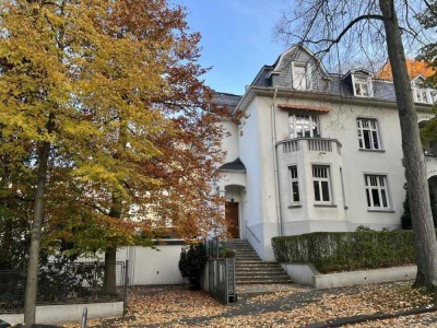 Stillvolle Terrassenwohnung in historischer Villa im Zooviertel...